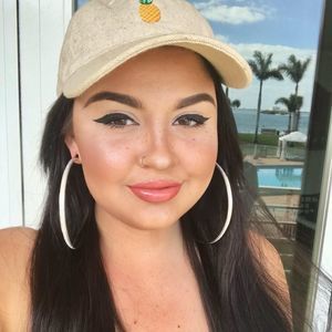 Meet your Posher, Mackenzie